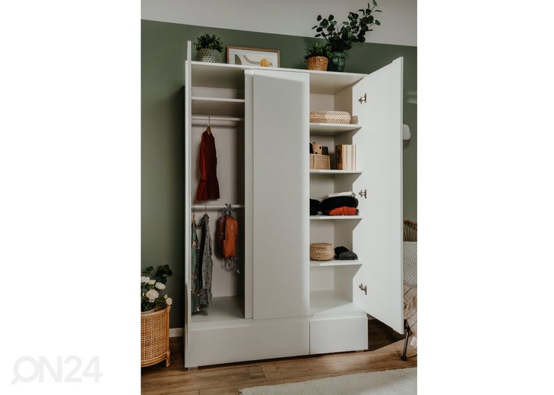 Riidekapp Image, valge suurendatud