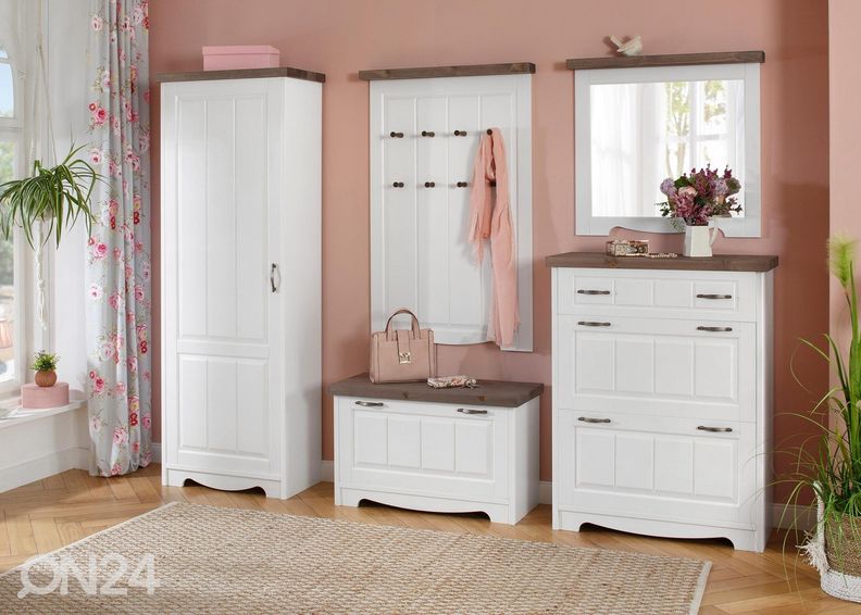 Riidekapp Trinidad suurendatud