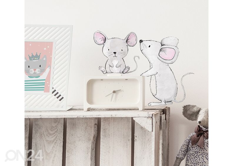 Seinakleebis Hiired suurendatud