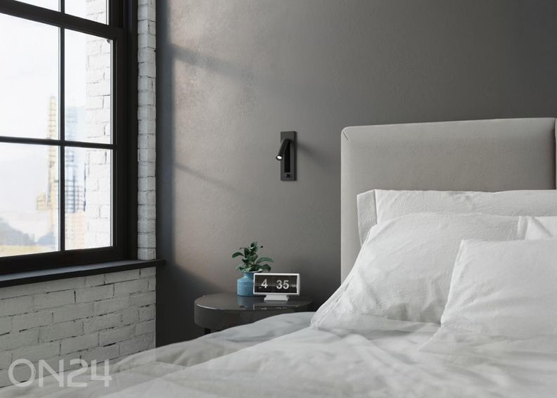 Seinalamp Enif, must suurendatud