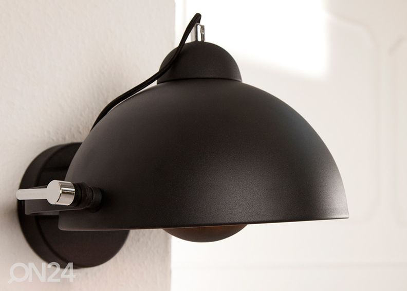 Seinalamp Studio suurendatud