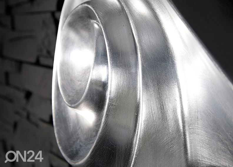 Seinapeegel Alice suurendatud