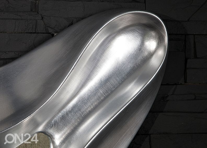 Seinapeegel Alice suurendatud