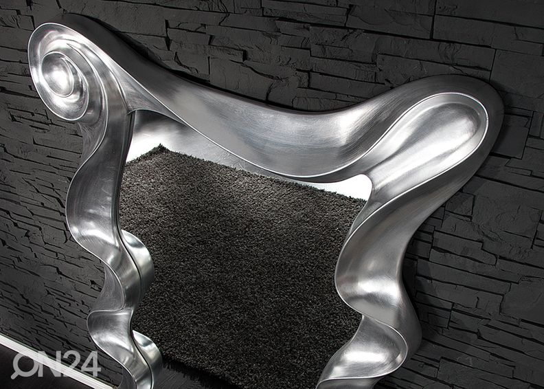 Seinapeegel Alice suurendatud