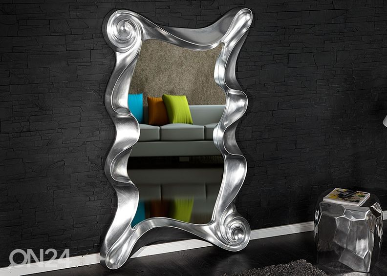 Seinapeegel Alice suurendatud