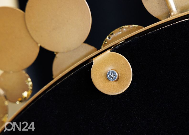 Seinapeegel Coins suurendatud