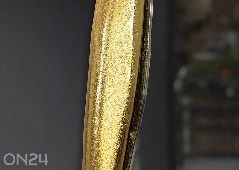 Seinapeegel Portrait suurendatud