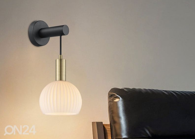 Seinavalgusti Credo suurendatud