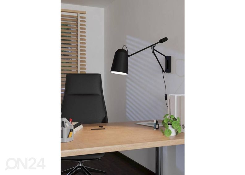 Seinavalgusti Loreto 1 suurendatud