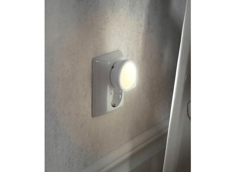 Sensoriga öölamp suurendatud