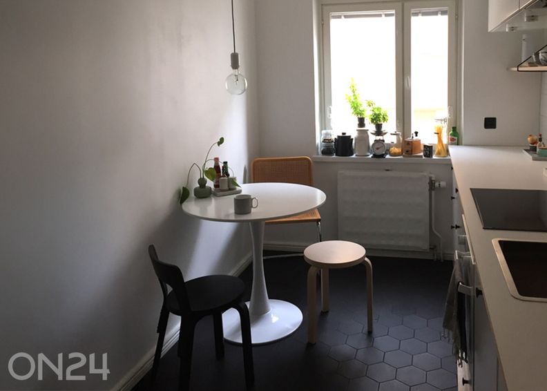 Söögilaud Ø 80 cm suurendatud