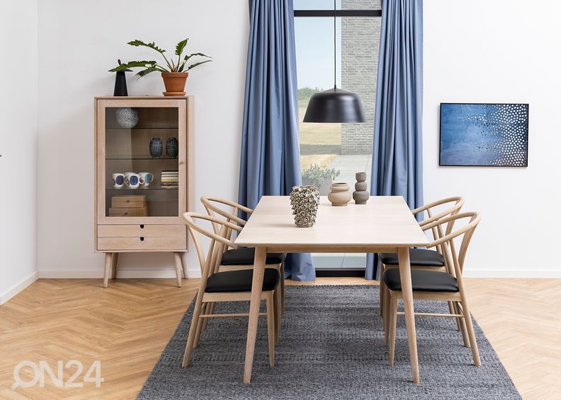 Söögilaud Bristoly suurendatud