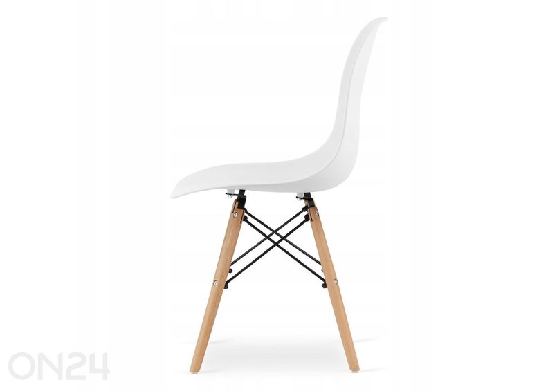 Söögilaud ja 3 tooli suurendatud