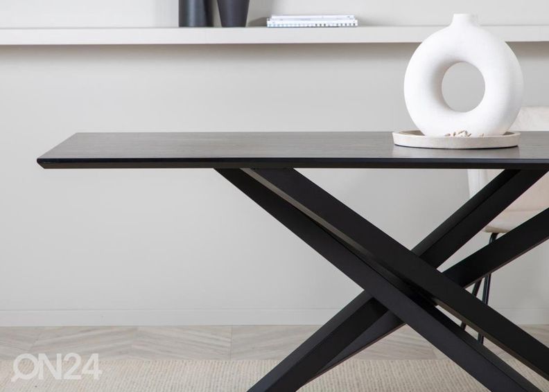 Söögilaud Piazza suurendatud