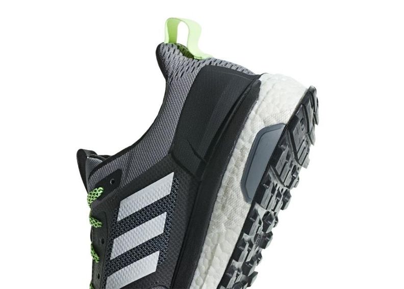 Treeningjalatsid meestele adidas Supernova Trail M B96280 suurendatud