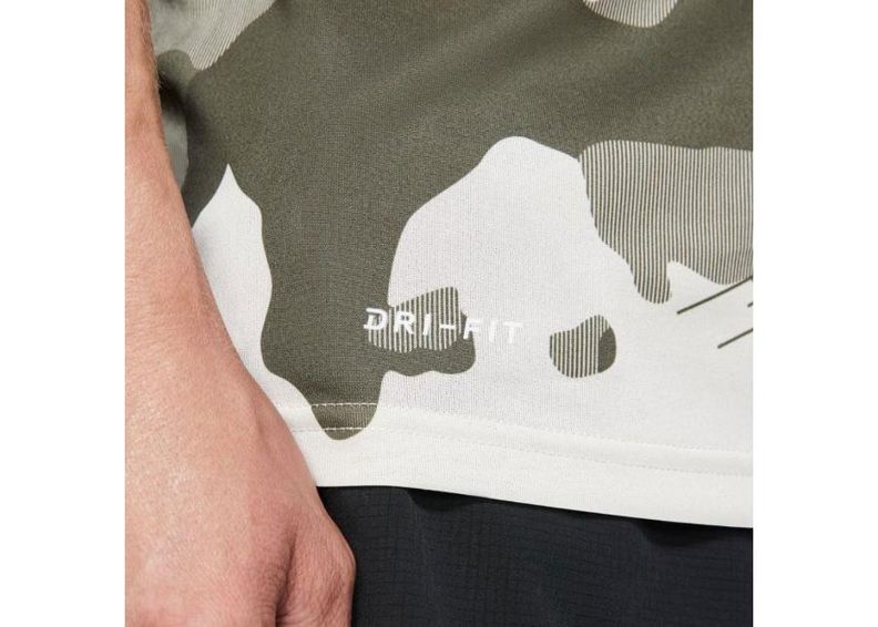 Treeningsärk meestele Nike Dry Tee Legend Camo Aop M BV7942-072 suurendatud