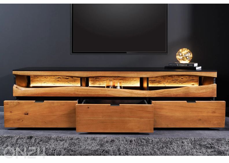 Tv-alus Grand suurendatud