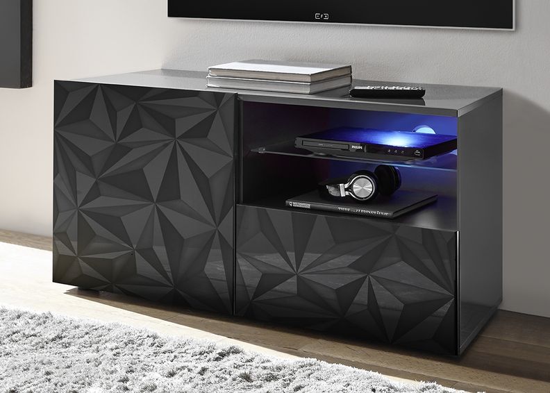 Tv-alus Prisma suurendatud