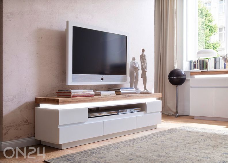 Tv-alus Romina suurendatud