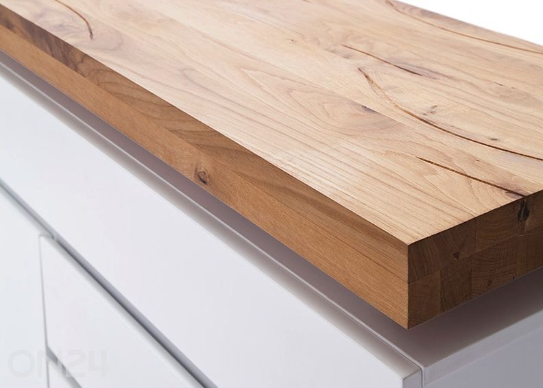 Tv-alus Romina suurendatud