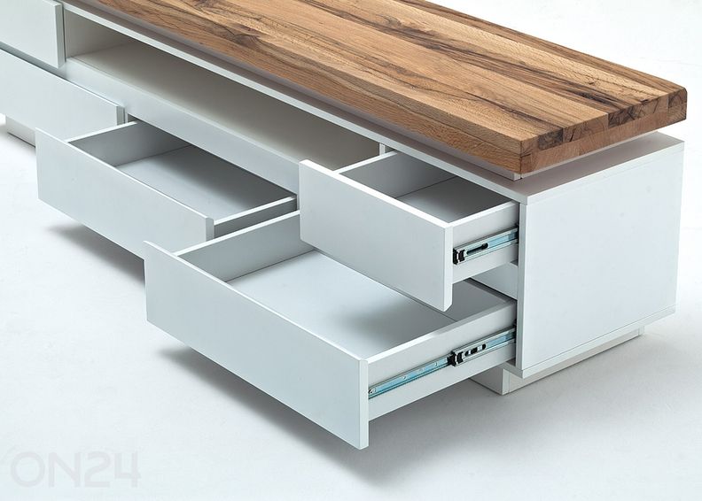 Tv-alus Romina suurendatud