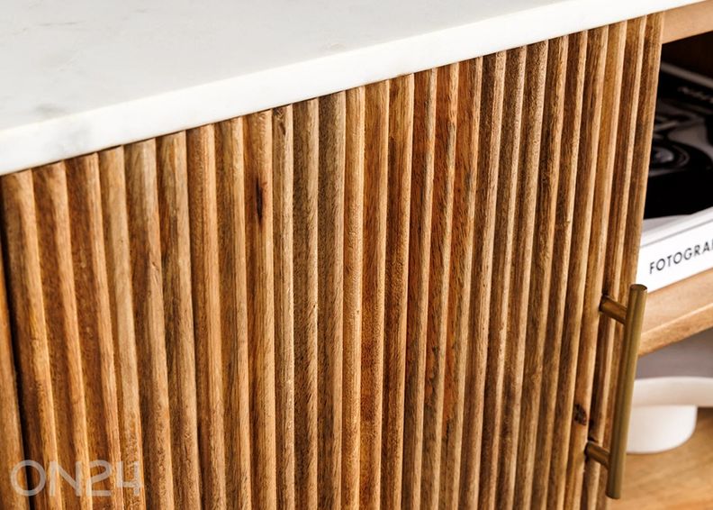 Tv-alus Tres Chic suurendatud