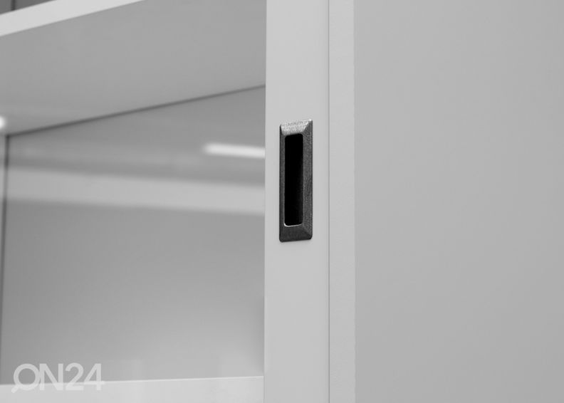 Vitriin Lass suurendatud