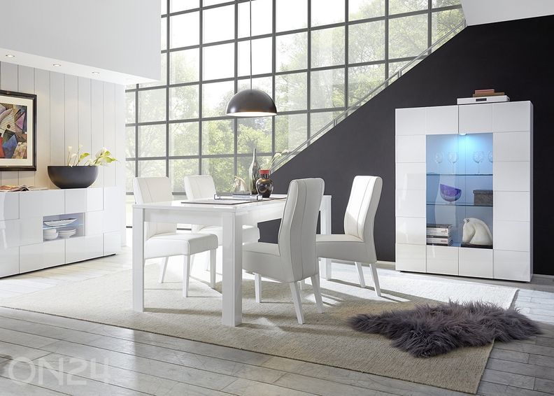 Vitriinkapp Dama suurendatud