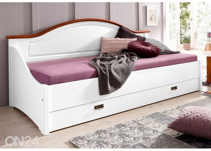 Voodikast Konrad suurendatud