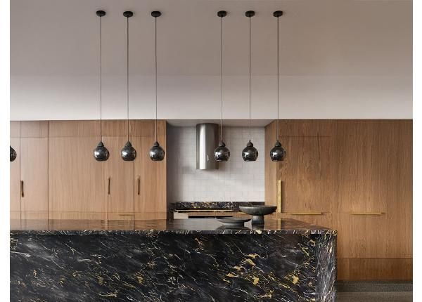 Rippvalgusti Alino 1, must