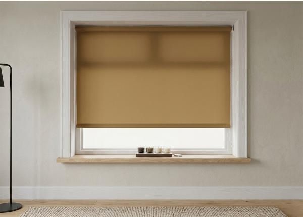 Ruloo poolpimendavast kangast