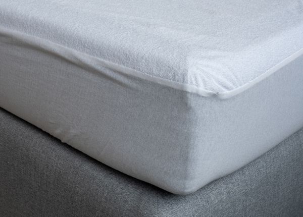 Veekindel madratsikate Siiri 140x200 cm PU/frotee seelikuga