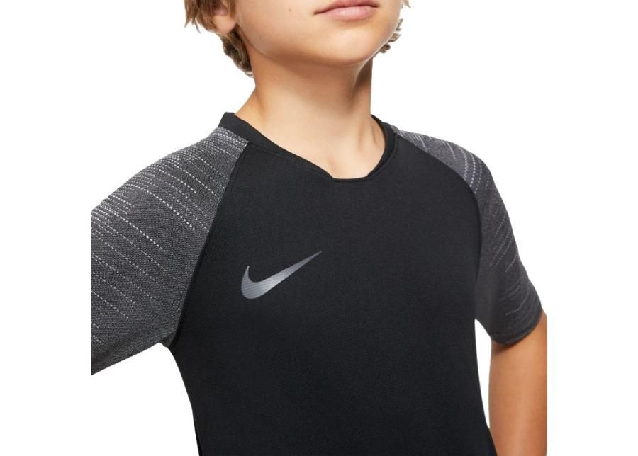 Jalgpallisärk lastele Nike Breathe Strike Top JR AT5885-010 suurendatud