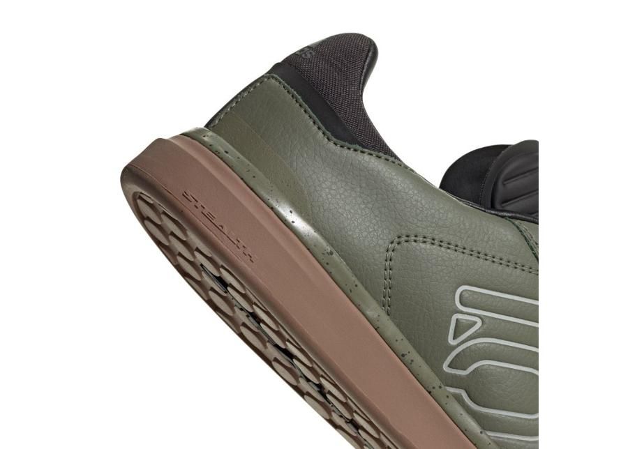 Meeste vabaajajalatsid Adidas Sleuth Dlx M EG4615 suurendatud