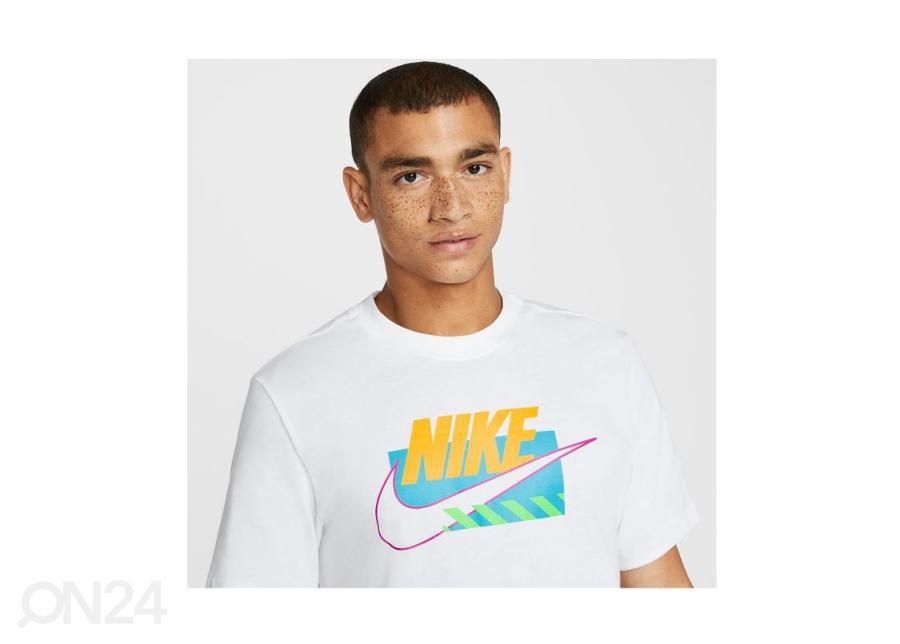 Meeste vabaajasärk Nike NSW Brandmarks suurendatud