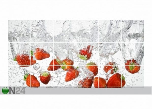 Kleebised seinaplaatidele Fresh strawberries in water 60x120 cm