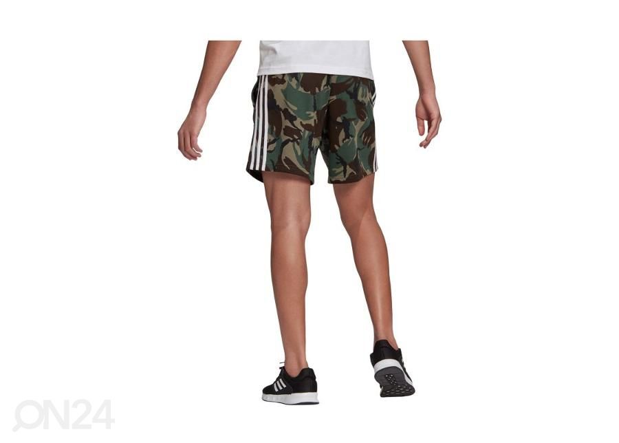 Meeste lühikesed vabaajapüksid Adidas Essentials Camouflage suurendatud