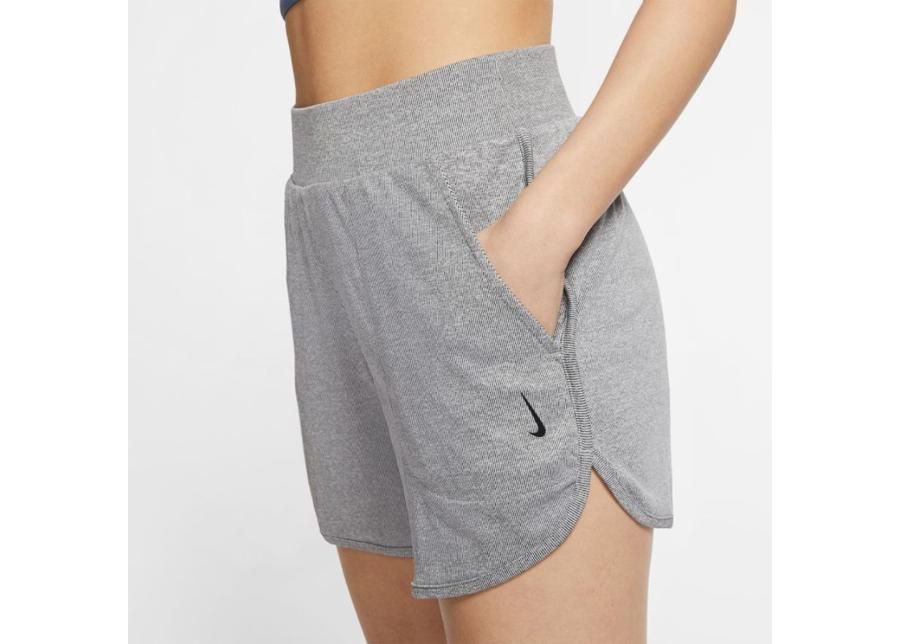 Naiste lühikesed püksid Nike WMNS Yoga W CQ8838-010 suurendatud