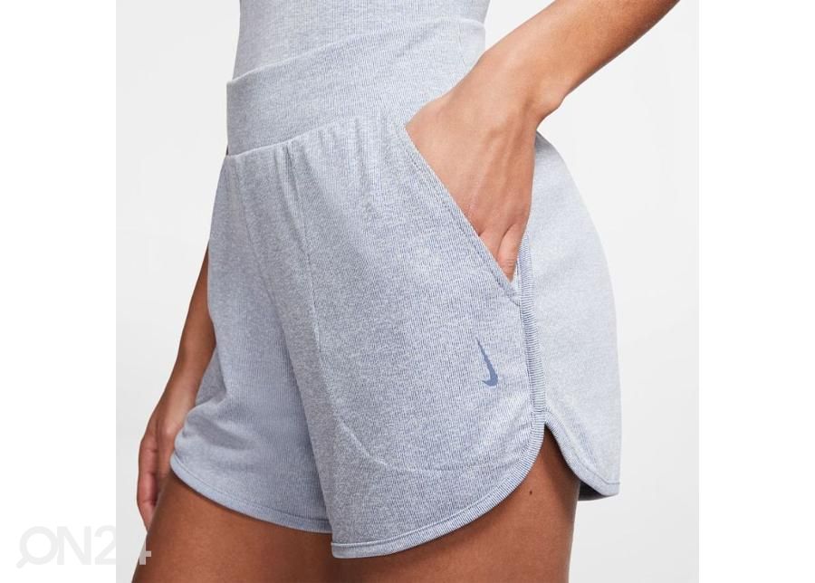 Naiste lühikesed treeningpüksid Nike Yoga shorty W CQ8838-491 suurendatud